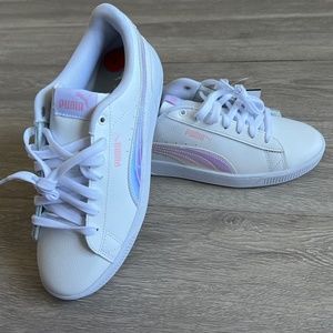 Womens WHITE PUMA size 7 sneaker